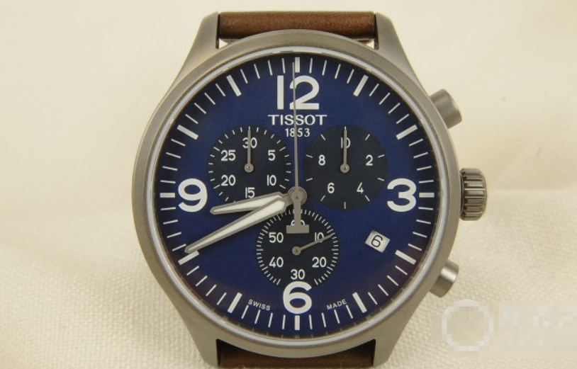 天梭大型腕錶繫列速馳演繹出獨有的風採，彰顯張揚濃郁的都市風格